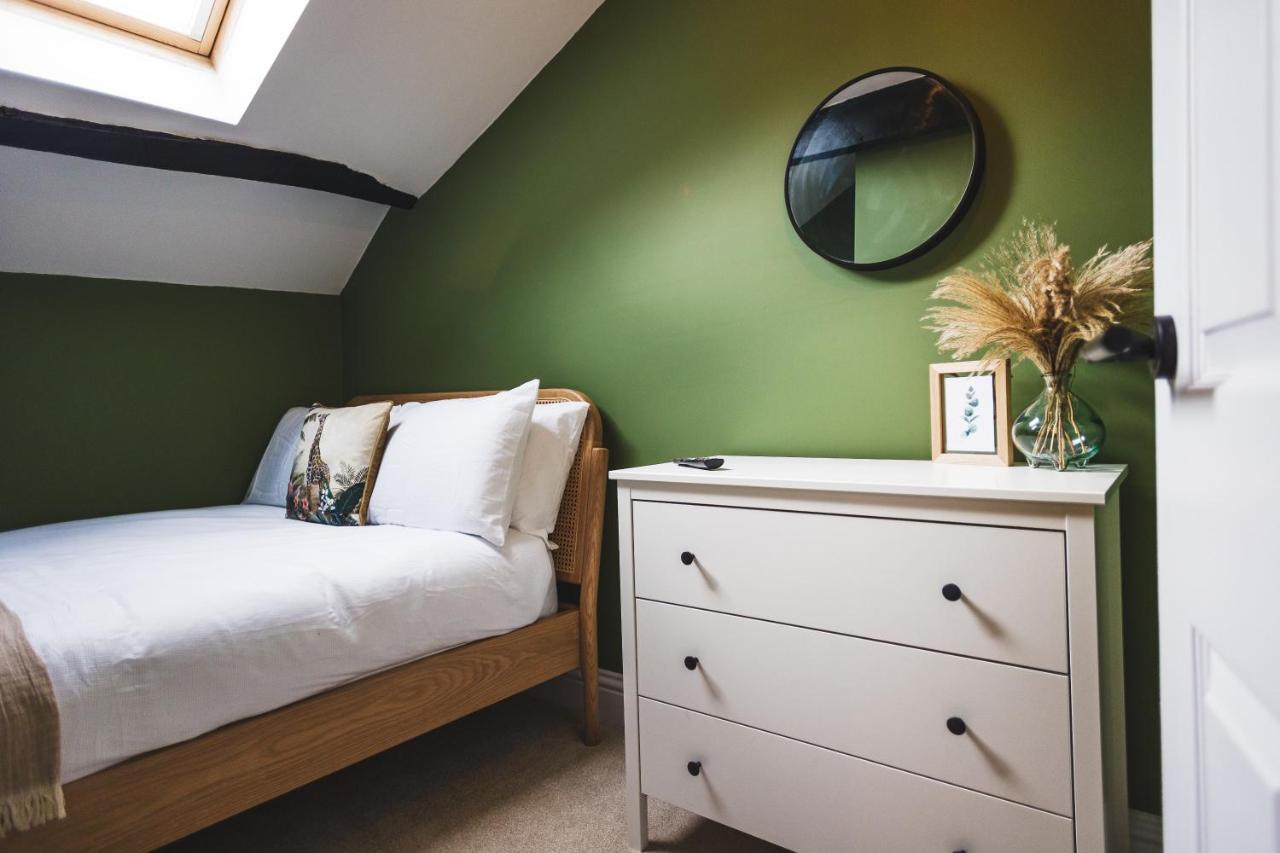 Cathys Cottage, Sun Trap Patio, Modern 3 Bed, Central, Parking Crewkerne Exterior foto